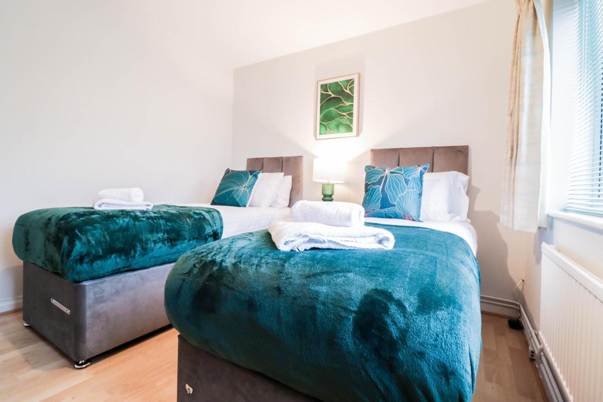 Apartment Ideal Contractor House Near Bbc - Includes Free Parking *
