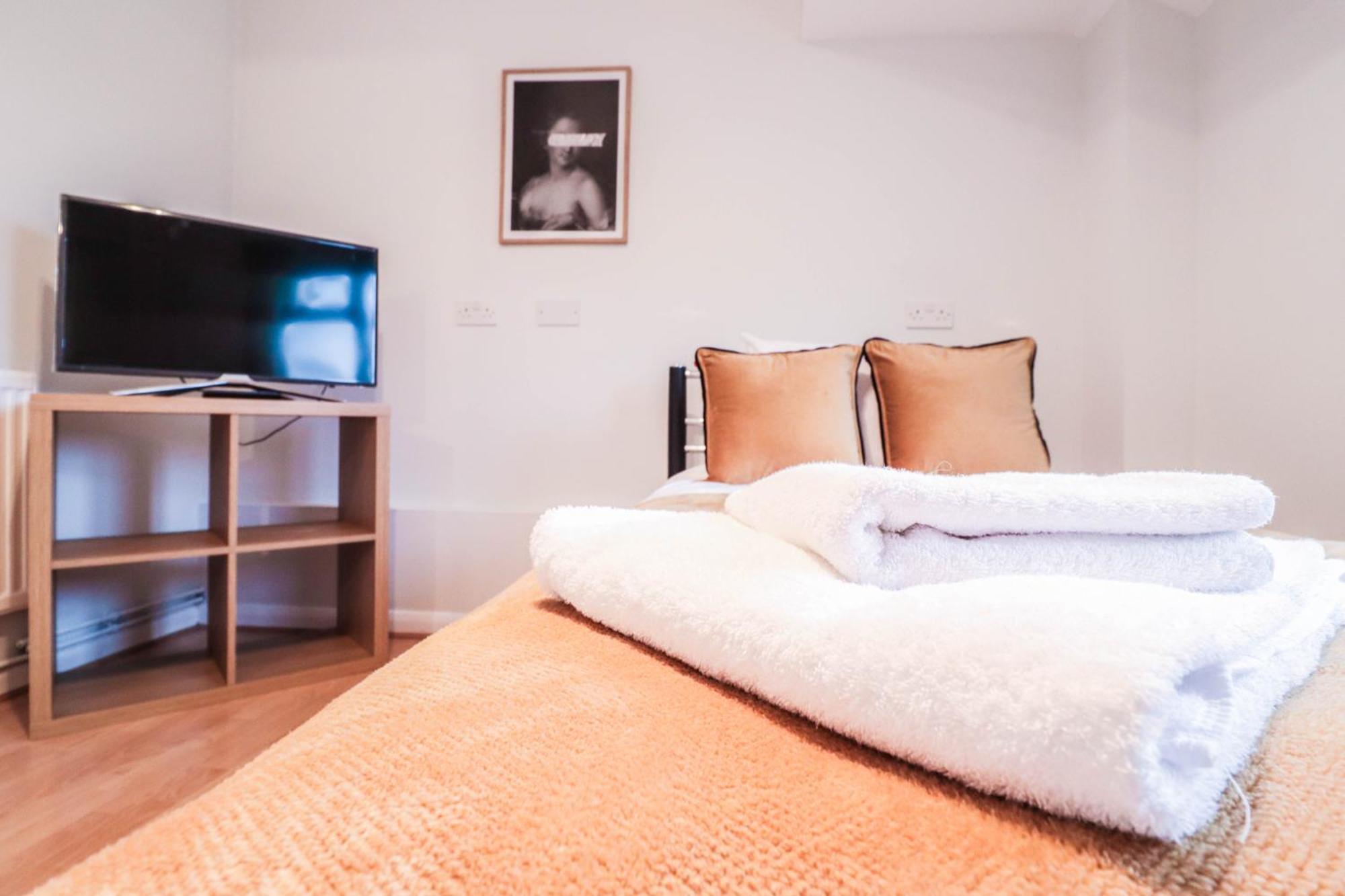 Apartment Ideal Contractor House Near Bbc - Includes Free Parking *