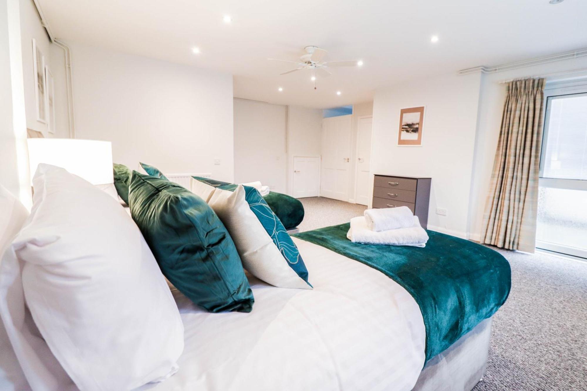 Ideal Contractor House Near Bbc - Includes Free Parking Apartment Borehamwood