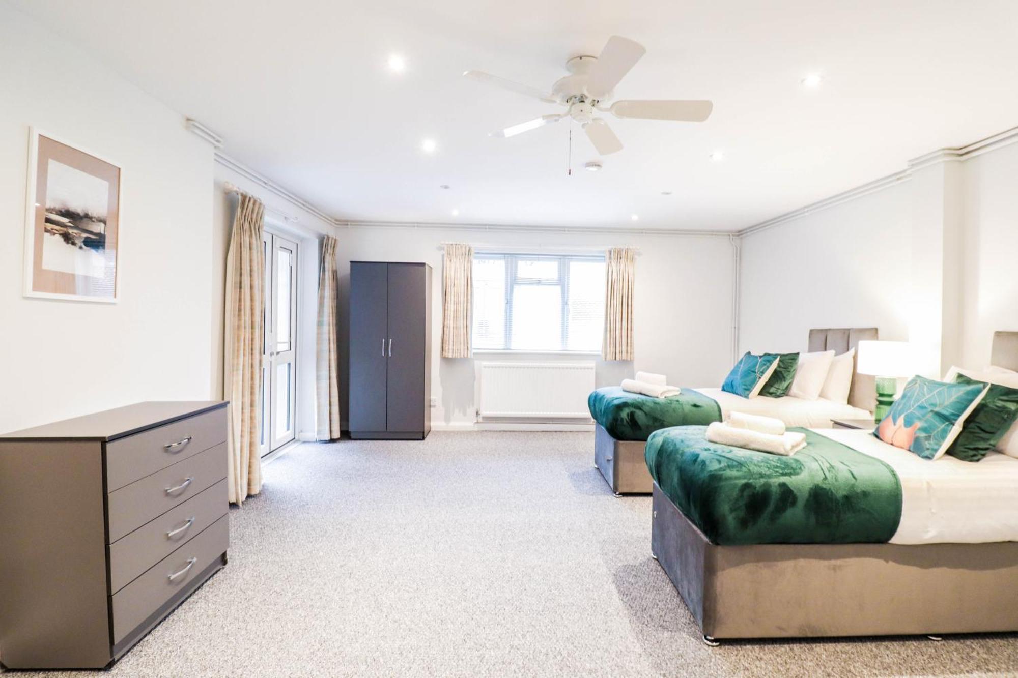 Apartment Ideal Contractor House Near Bbc - Includes Free Parking *