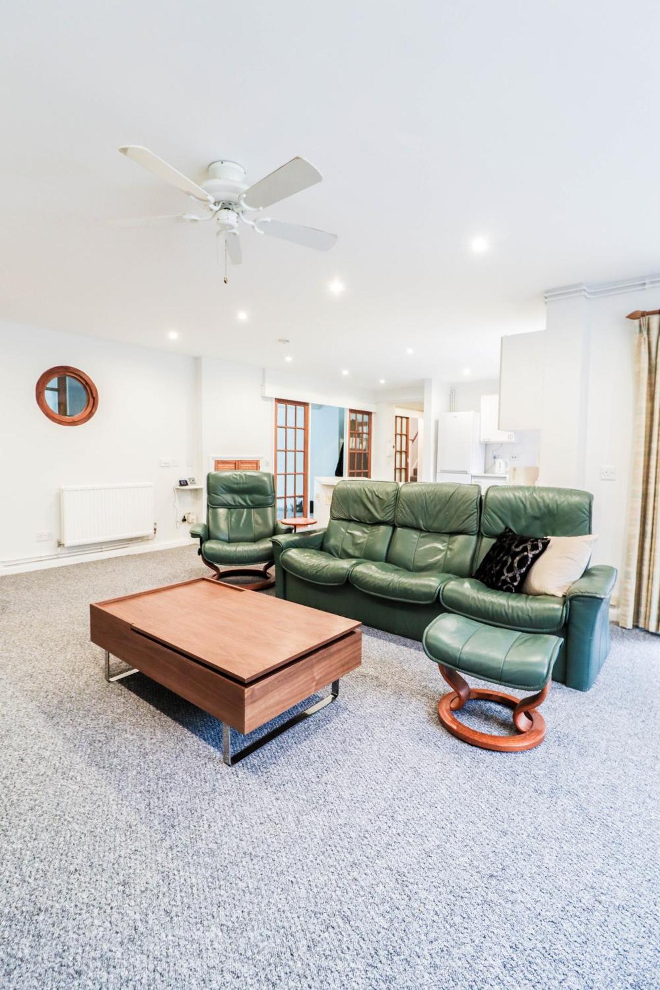 Ideal Contractor House Near Bbc - Includes Free Parking * Borehamwood