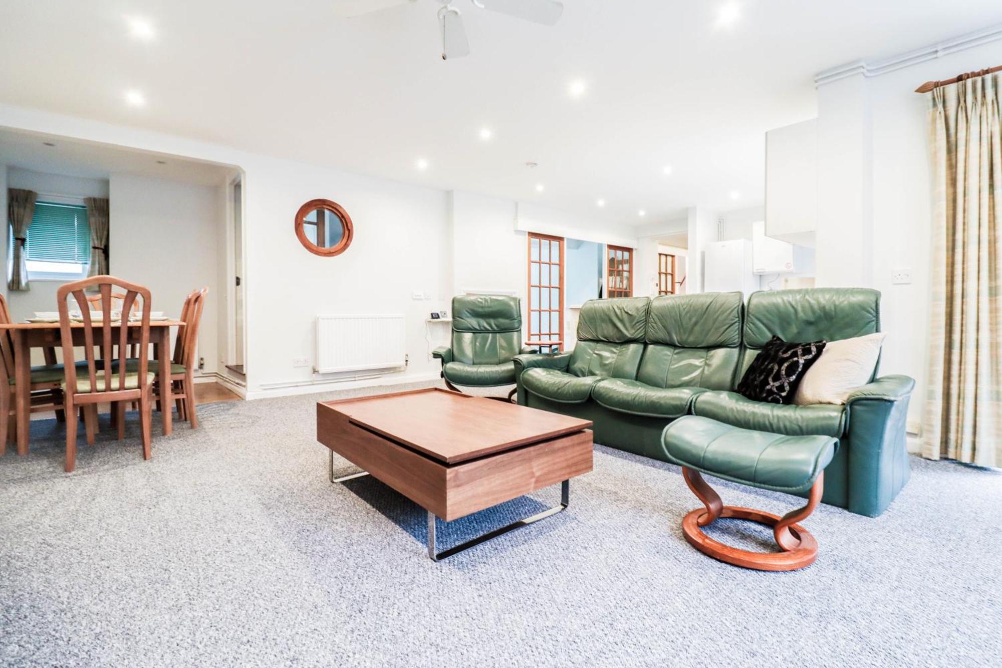 Ideal Contractor House Near Bbc - Includes Free Parking * Borehamwood